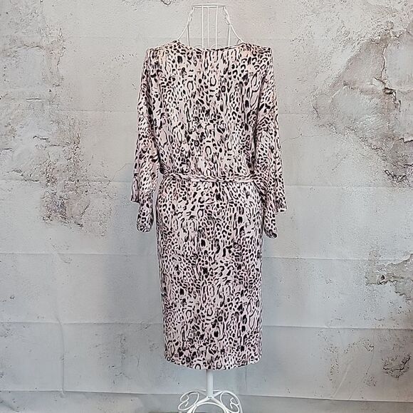 Secret Treasures robe lightweight pink leopard print Women's Size L - Picture 7 of 11